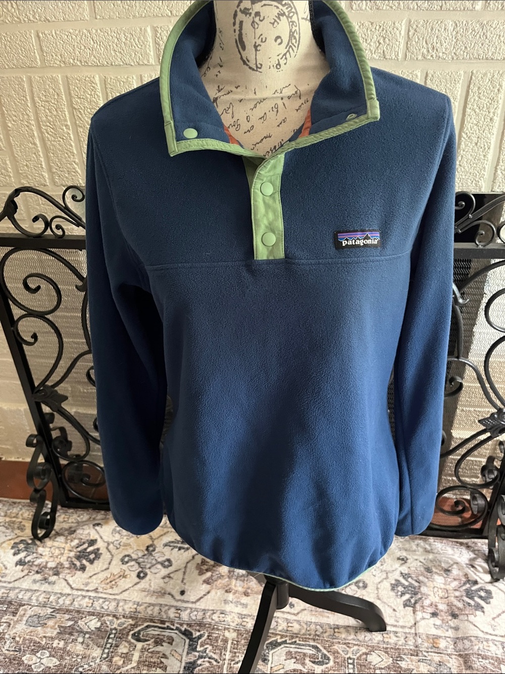 PATAGONIA Navy Fleece Pullover with Light Green Trim